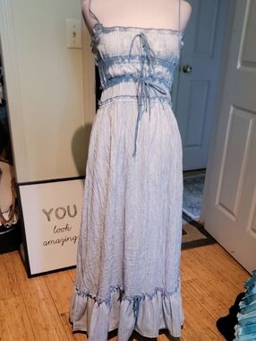 Olivaceous White Layered Fabric Dress Size Small